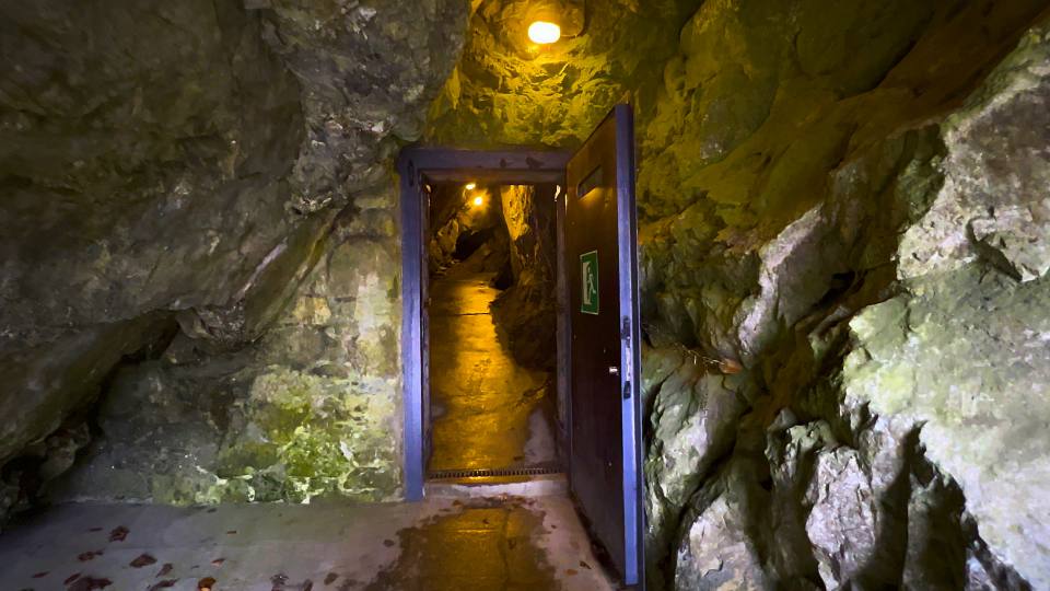 Фото: Вход в пещеру Германа, Hermannshöhle