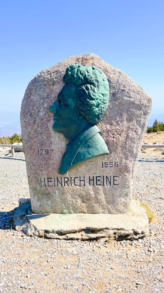 Фото: Мемориальный камень Генриху Гейне на Броккене