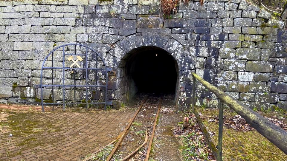 Фото: Вход в шахтовый туннель