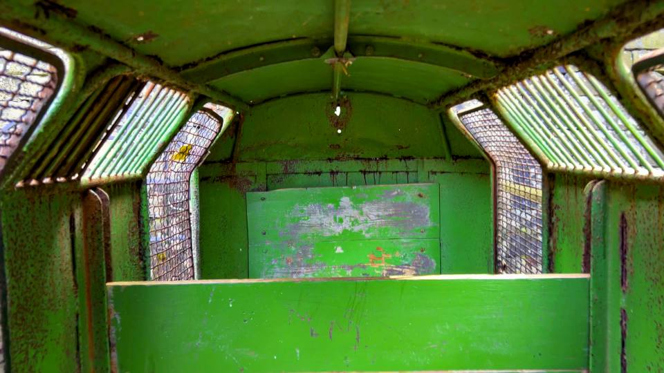 Фото: Внутри шахтерского вагончика