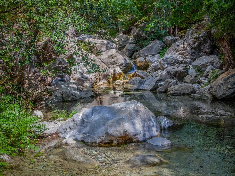 Фото: Красивый горный ручей в горах Лигурии