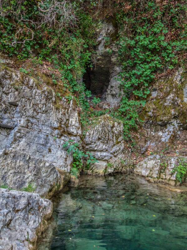 Фото: Лигурийские горы: река и пещера