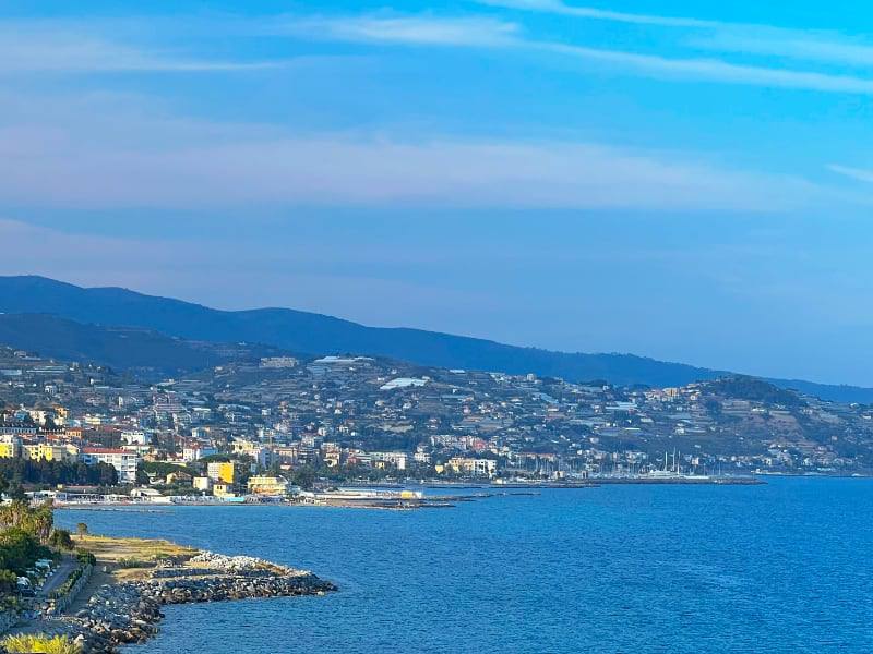 Фото: Побережье Лигурийского моря города Сан-Ремо, Италия